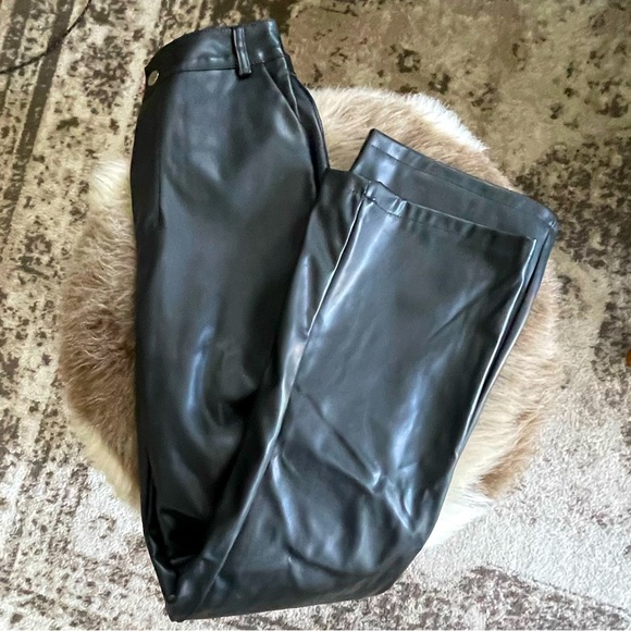 Amazing pleather pants - Picture 1 of 3